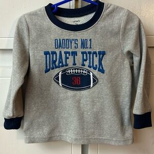 CARTER’S “DADDY’S No 1 DRAFT PICK” shirt/PJ top Size 2T. Gray velour w/blue EUC